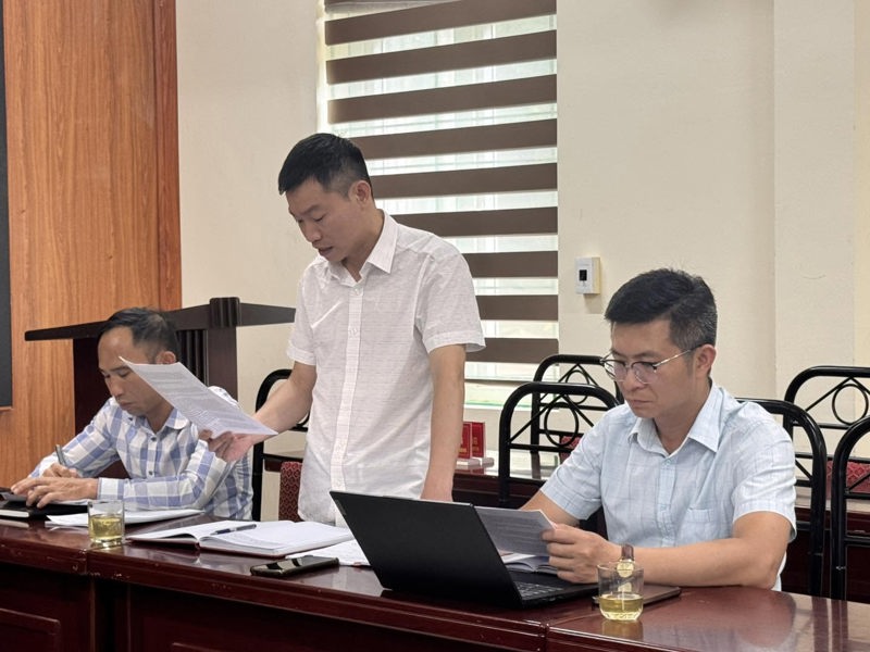 Ban Kinh tế - Ngân sách HĐND xã họp cho ý kiến dự thảo báo cáo giám sát chuyên đề Tiểu dự án 2 - Dự án 9.